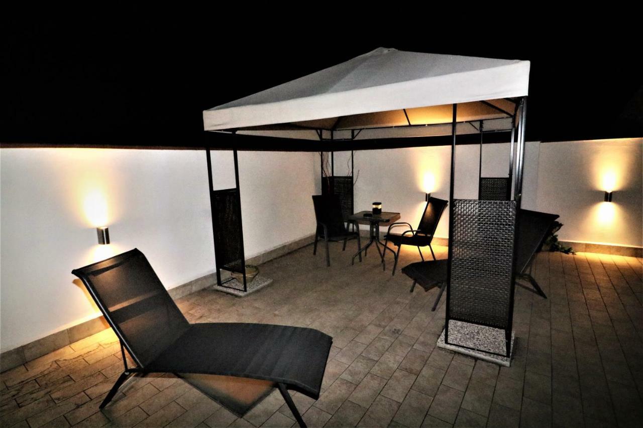 Manzoni Suite Home Aeroporto di Catania Fontana Rossa Esterno foto